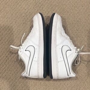 Nike Men's White and Black Sneakers